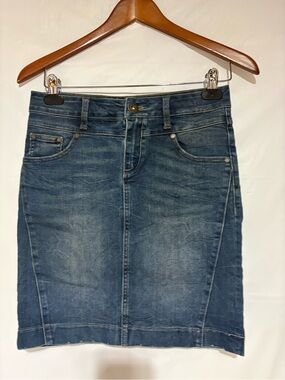 S. Oliver Blue Denim Skirt - Timeless Casual Staple sz 4